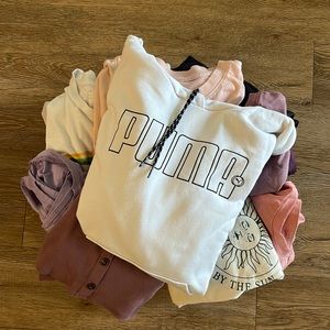 Random box of clothes 📦 closet clear out 😀